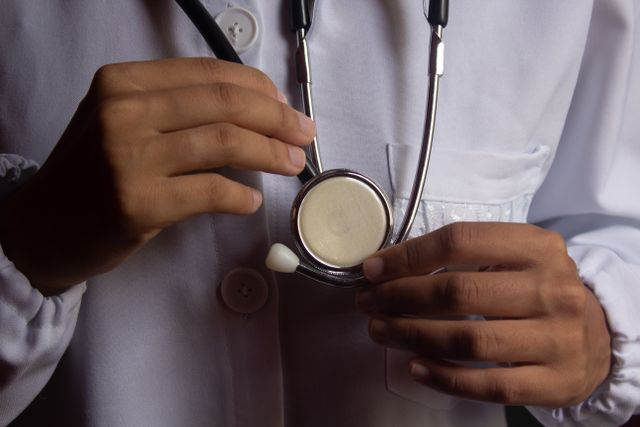 Salud femenina a lo largo de la vida: la importancia de la primera visita al ginecólogo