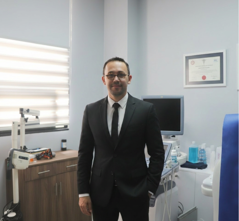 Dr. Elías Licona Venegas