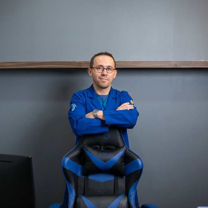 Dr. Elías Licona Venegas